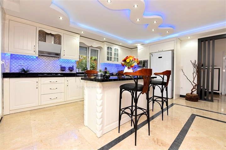 فيلا مفروشة مع مناظر بانورامية في وسط ألانيا