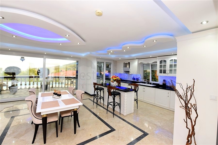 فيلا مفروشة مع مناظر بانورامية في وسط ألانيا