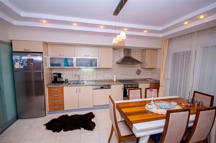 بنتهاوس مفروشة 4 + 1 في منطقة أوبا