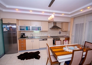 بنتهاوس مفروشة 4 + 1 في منطقة أوبا