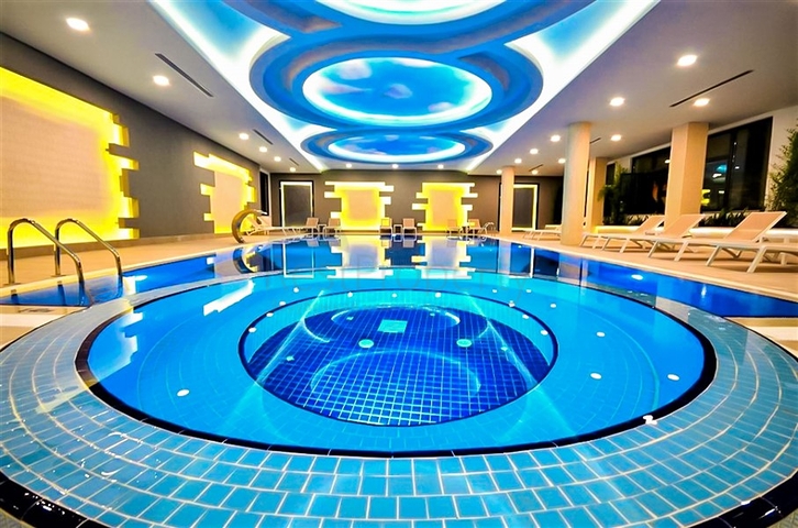 شقة 1+1 على الخط الأول في حي محمودلار 