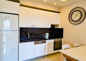 شقة 1+1 على الخط الأول في حي محمودلار 