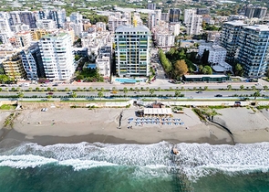 شقة 1+1 على الخط الأول في حي محمودلار 