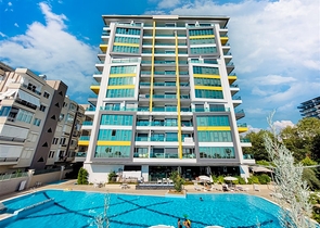 شقة 1+1 على الخط الأول في حي محمودلار 