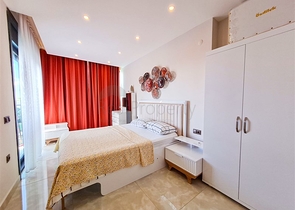 شقة 1+1 على الخط الأول في حي محمودلار 