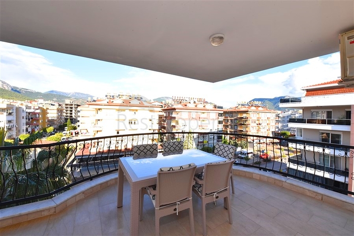 بنتهاوس واسع 4 + 1 في منطقة أوبا بنتهاوس واسع 4 + 1 في منطقة أوبا