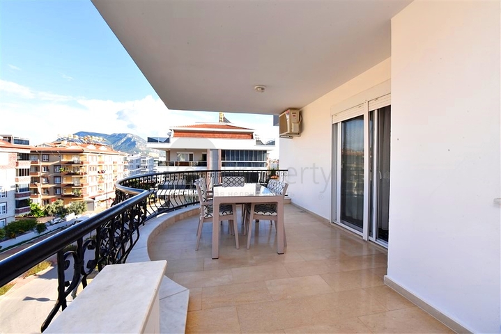 بنتهاوس واسع 4 + 1 في منطقة أوبا بنتهاوس واسع 4 + 1 في منطقة أوبا