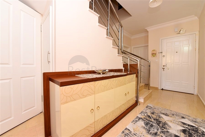 بنتهاوس واسع 4 + 1 في منطقة أوبا بنتهاوس واسع 4 + 1 في منطقة أوبا