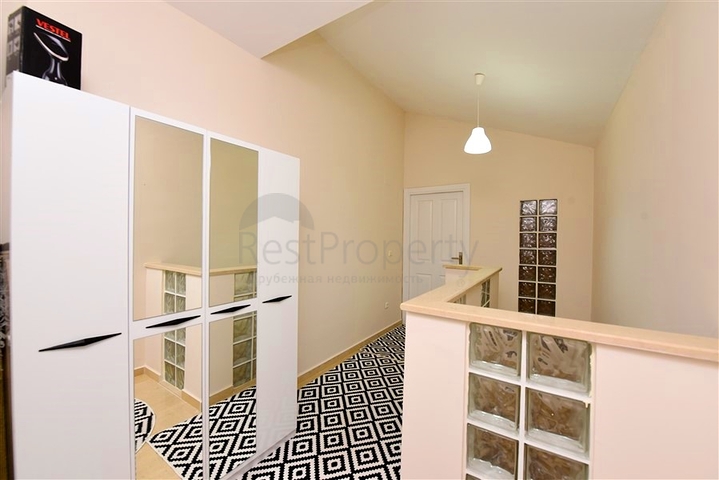 بنتهاوس واسع 4 + 1 في منطقة أوبا بنتهاوس واسع 4 + 1 في منطقة أوبا