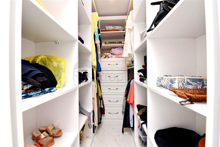 شقة واسعة في منطقة شاطئ كليوباترا