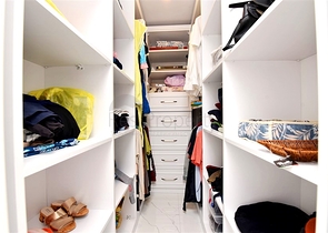 شقة واسعة في منطقة شاطئ كليوباترا