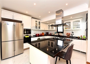 شقة واسعة في منطقة شاطئ كليوباترا