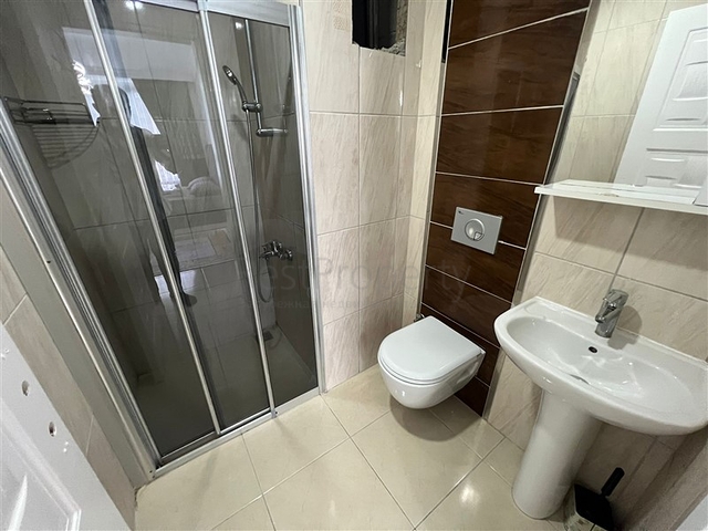 شقة من غرفتي نوم 450 متر من البحر 