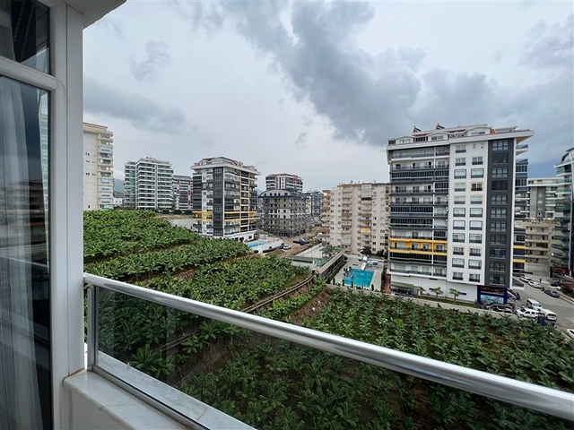 شقة من غرفتي نوم 450 متر من البحر 