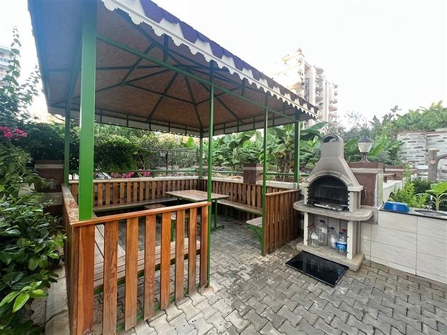 شقة من غرفتي نوم 450 متر من البحر 