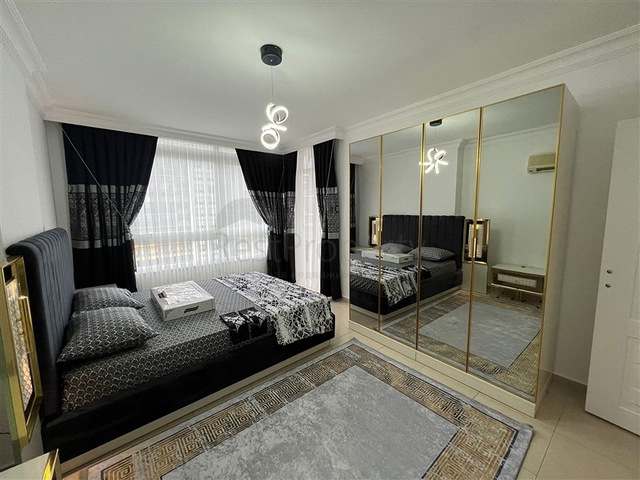 شقة من غرفتي نوم 450 متر من البحر 