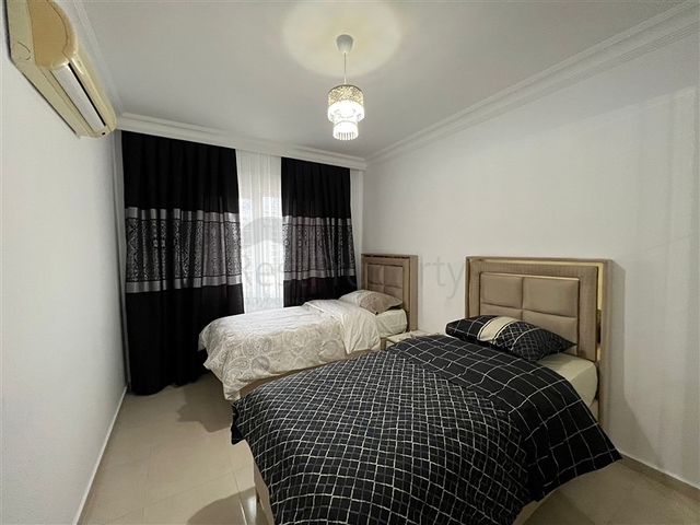 شقة من غرفتي نوم 450 متر من البحر 