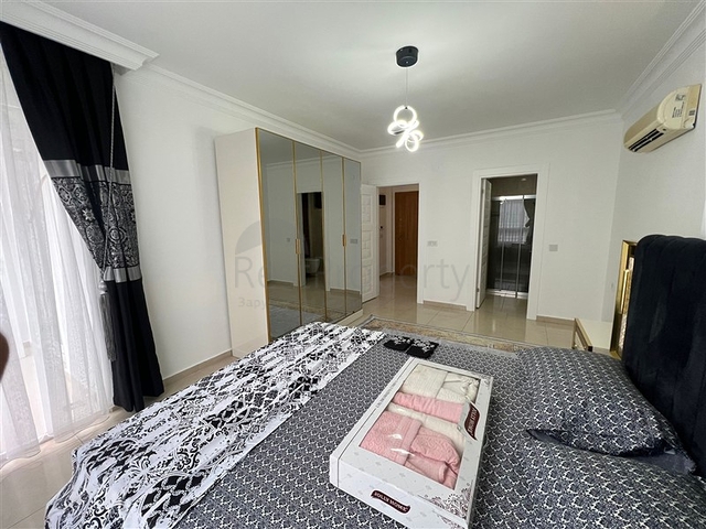 شقة من غرفتي نوم 450 متر من البحر 