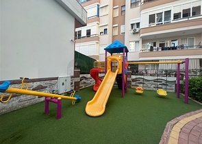 شقة من غرفتي نوم 450 متر من البحر 