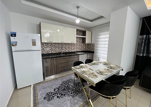 شقة من غرفتي نوم 450 متر من البحر 