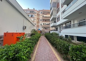 شقة من غرفتي نوم 450 متر من البحر 