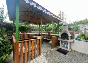 شقة من غرفتي نوم 450 متر من البحر 