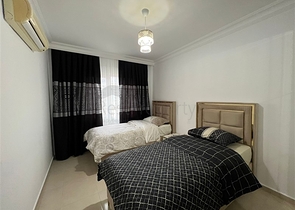 شقة من غرفتي نوم 450 متر من البحر 