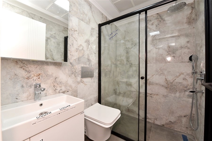 شقة 3+1 في مجمع جديد مطل على البحر وقلعة ألانيا