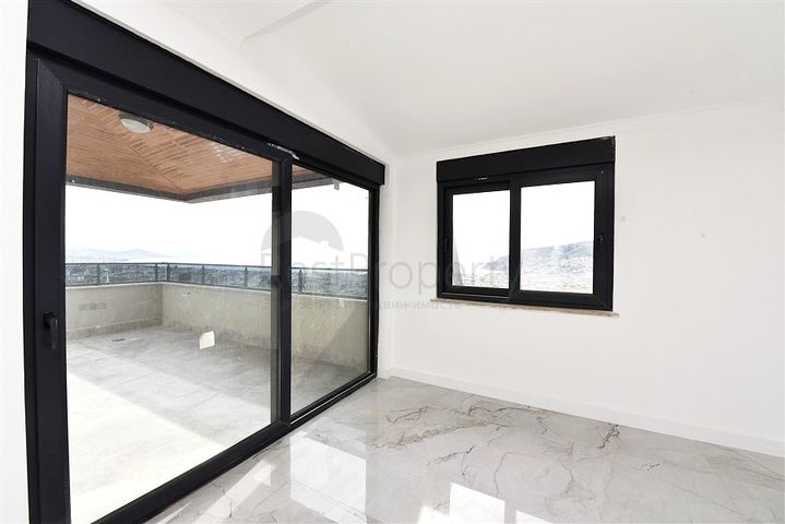 شقة 3+1 في مجمع جديد مطل على البحر وقلعة ألانيا