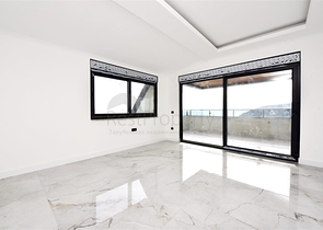 شقة 3+1 في مجمع جديد مطل على البحر وقلعة ألانيا