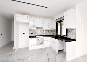 شقة 3+1 في مجمع جديد مطل على البحر وقلعة ألانيا