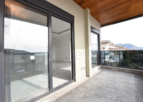 شقة 3+1 في مجمع جديد مطل على البحر وقلعة ألانيا