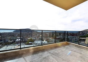 شقة من غرفتي نوم مع إطلالات بانورامية خلابة على البحر