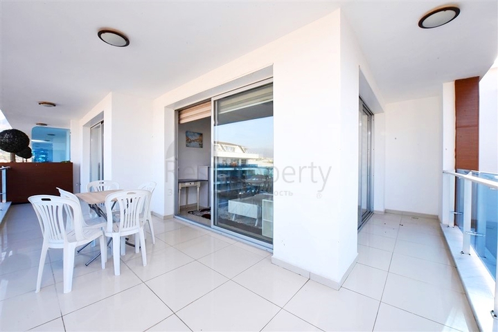 شقة كبيرة 1 + 1 في مجمع حديث في منطقة كيستل