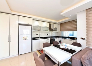 شقة كبيرة 1 + 1 في مجمع حديث في منطقة كيستل