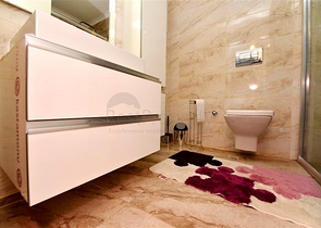 شقة كبيرة 1 + 1 في مجمع حديث في منطقة كيستل