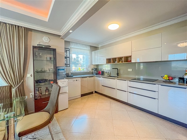 شقة فسيحة 2 + 1 مع تراس كبير 