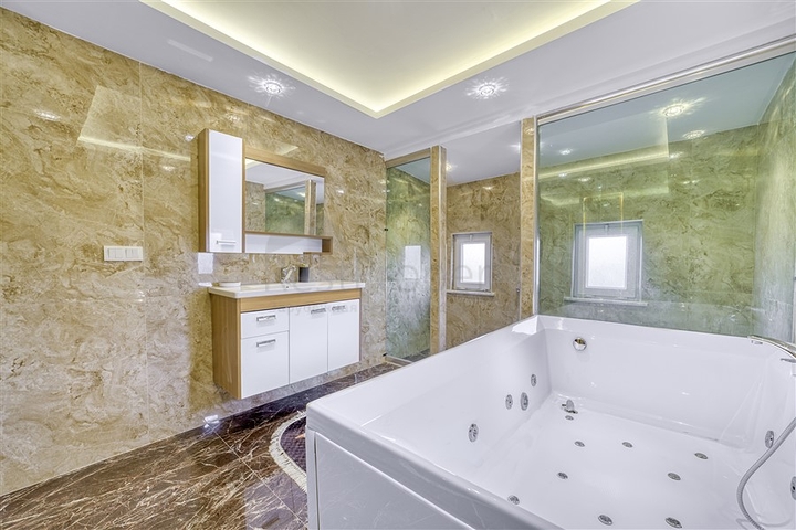 بنتهاوس مطل على الجبل في كيستل بنتهاوس مطل على الجبل في كيستل