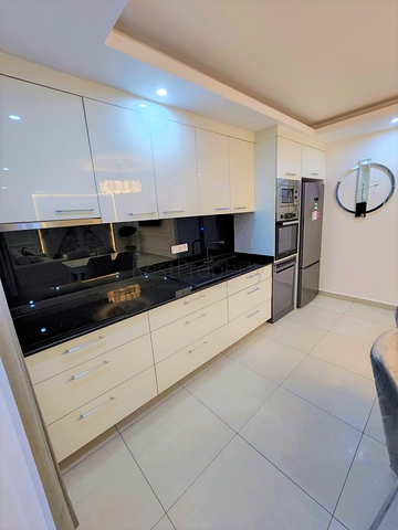 شقة انيقة ضمن مجمع فاخر -تصميم 1+1 مفروشة -في اوبا / الانيا 