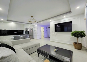 شقة انيقة ضمن مجمع فاخر -تصميم 1+1 مفروشة -في اوبا / الانيا 