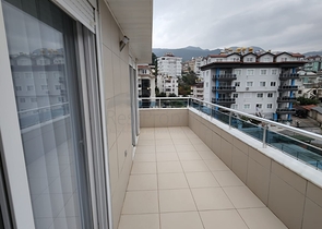 شقة انيقة ضمن مجمع فاخر -تصميم 1+1 مفروشة -في اوبا / الانيا 