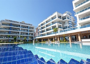 شقة انيقة ضمن مجمع فاخر -تصميم 1+1 مفروشة -في اوبا / الانيا 