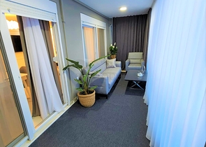 شقة انيقة ضمن مجمع فاخر -تصميم 1+1 مفروشة -في اوبا / الانيا 