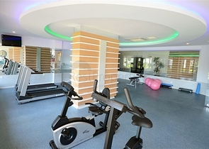 شقة انيقة ضمن مجمع فاخر -تصميم 1+1 مفروشة -في اوبا / الانيا 