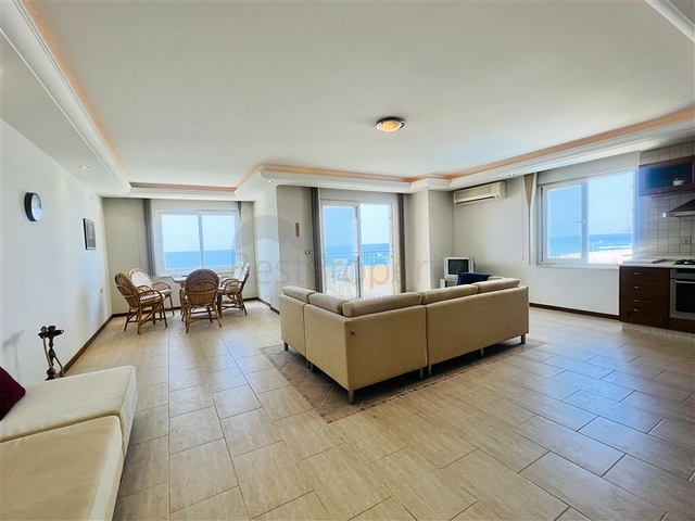 شقة 3+1 مع إطلالة لا تشوبها شائبة على البحر الأبيض المتوسط