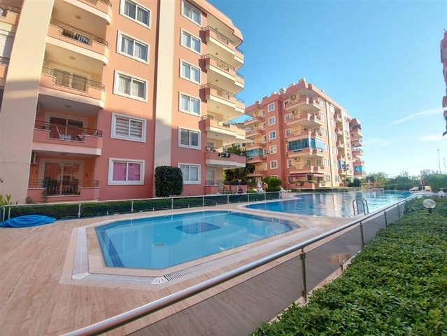 شقة 3+1 مع إطلالة لا تشوبها شائبة على البحر الأبيض المتوسط