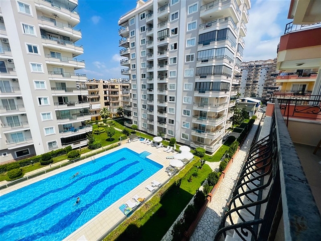 شقة 3+1 مع إطلالة لا تشوبها شائبة على البحر الأبيض المتوسط