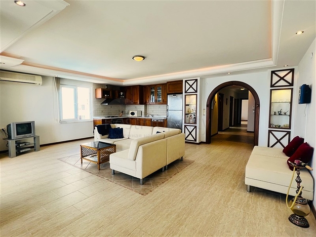 شقة 3+1 مع إطلالة لا تشوبها شائبة على البحر الأبيض المتوسط