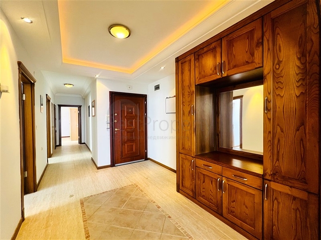 شقة 3+1 مع إطلالة لا تشوبها شائبة على البحر الأبيض المتوسط