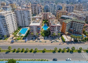 شقة 3+1 مع إطلالة لا تشوبها شائبة على البحر الأبيض المتوسط